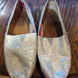 Size 8 silver sparkle Bobs